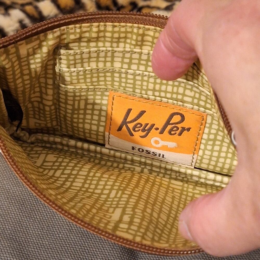 Fossil Key-Per Wristlet 7" x 4" Coated Canvas Leather Retro Floral Clutch - Picture 3 of 8